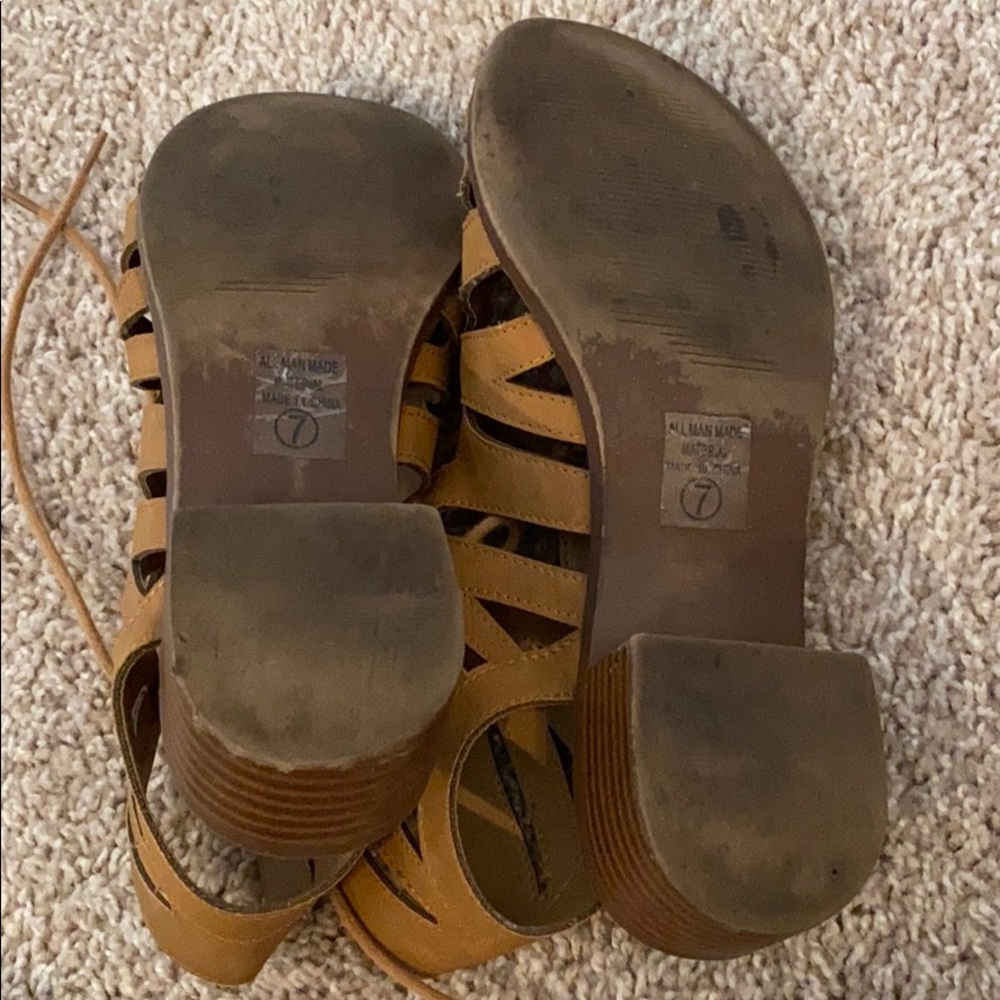 Sandals - Picture 4 of 4